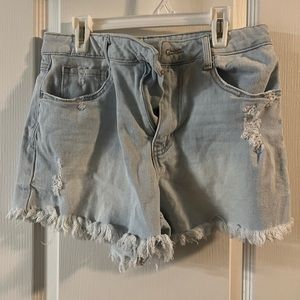 Light distressed shorts